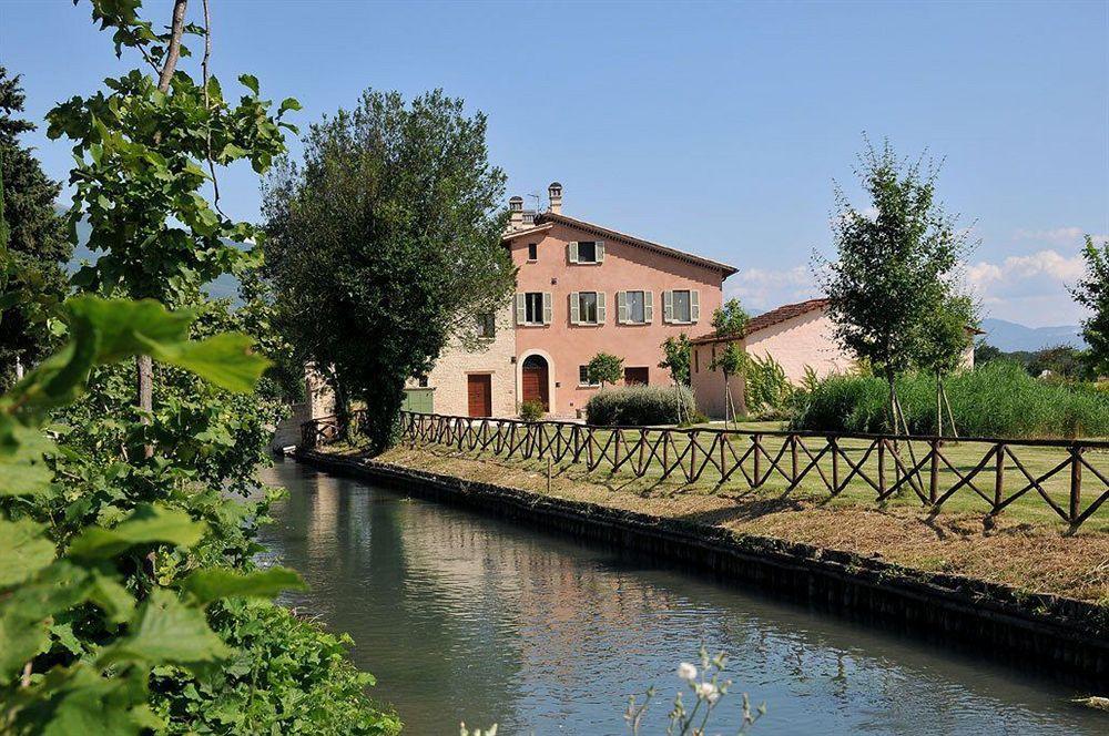 טרווי Country House Casco Dell'Acqua מראה חיצוני תמונה