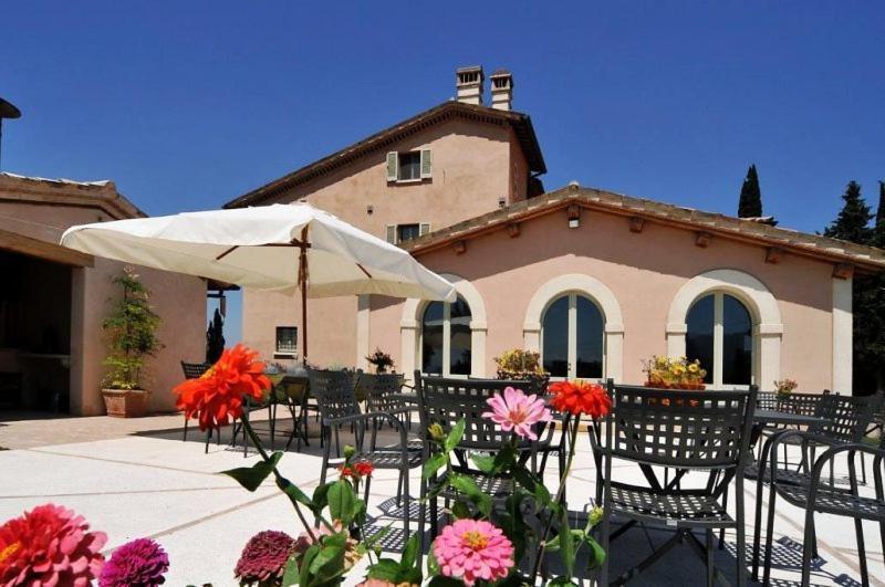 טרווי Country House Casco Dell'Acqua מראה חיצוני תמונה