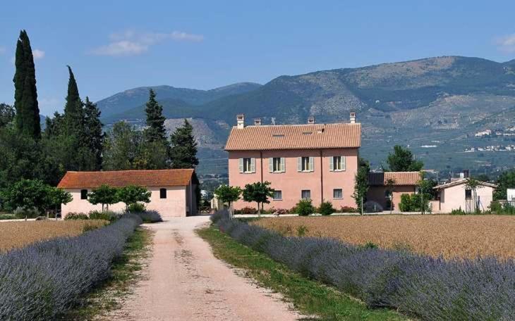 טרווי Country House Casco Dell'Acqua מראה חיצוני תמונה